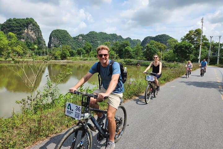 Trang An Boat & Bike Day Trip: Bich Dong, Hang Mua and Trang An from Ninh Binh photo 3
