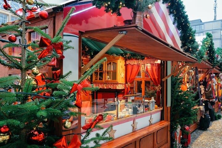 Rouen Christmas Market Treasure Hunt: Play an Unusual Track Game Through the Festive Stalls photo 3