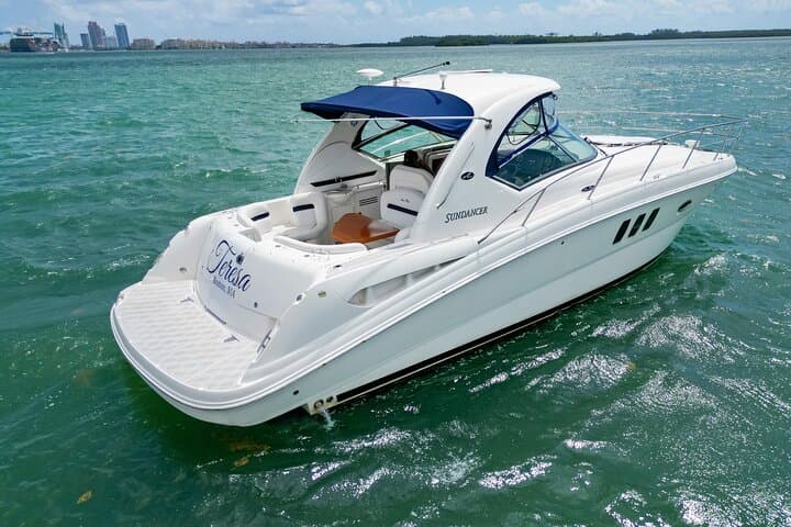Fort Lauderdale Sundancer 40 Private Yacht Charter: Sandbars, Sightseeing & Dining photo 4