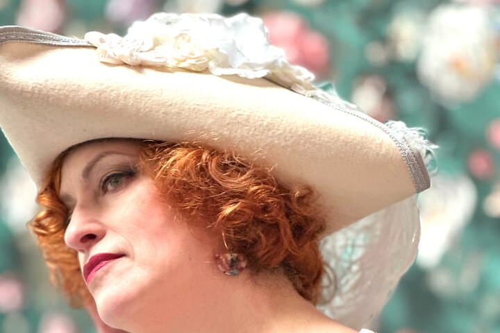 Venetian Carnival Historical Journey and Dress-Up Atelier Experience photo 3