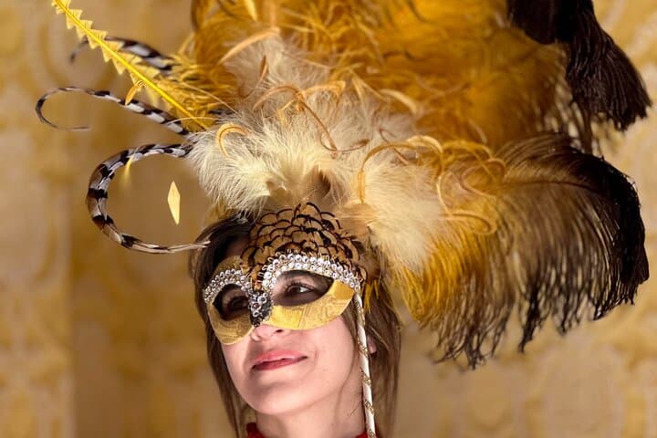 Venetian Carnival Historical Journey and Dress-Up Atelier Experience photo 4