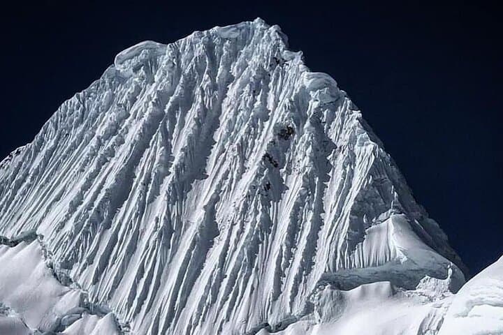 Nevado Alpamayo 6-Day Expedition: Technical Alpine Climb to 5,947 m photo 6