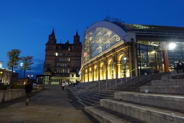 Liverpool by Night: Private Twilight Car Tour of the Waterfront and City Sights photo 5