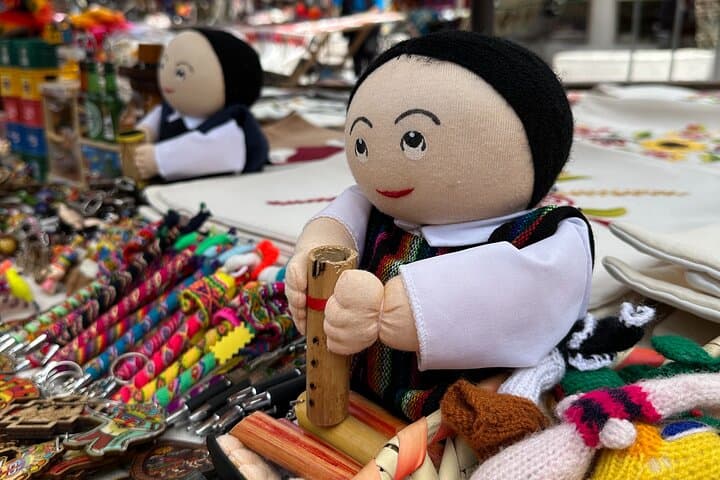 Day Trip to Otavalo Market and Cuicocha Lagoon from Quito