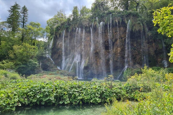 Plitvice Lakes & Rastoke Day Trip from Zagreb: Boardwalks, Watermills, and Turquoise Falls photo 3