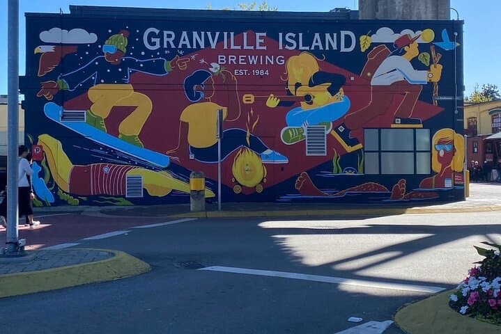 Private 6-Hour Vancouver & North Vancouver Tour — Stanley Park, Granville & Capilano photo 2