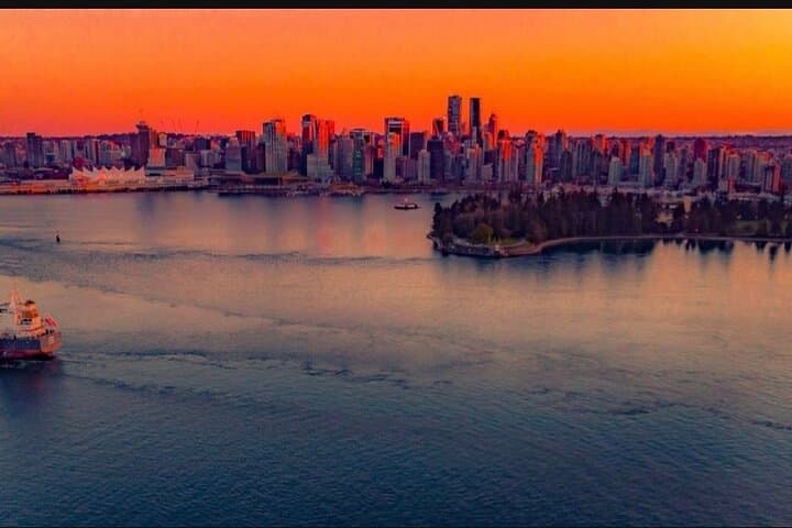 Private 6-Hour Vancouver & North Vancouver Tour — Stanley Park, Granville & Capilano photo 4