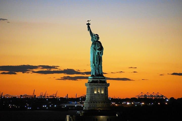 Statue of Liberty & Ellis Island Express Visit from Midtown Manhattan photo 3