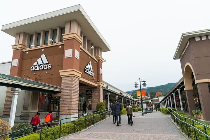 Private Day Tour to Hakone & Gotemba — Mt. Fuji, Lake Ashi, Owakudani and Outlets photo 4