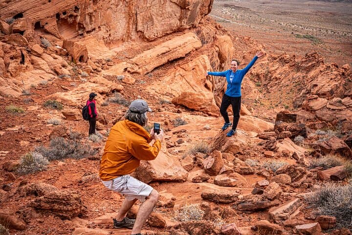 Red Rock Canyon Hiking Adventure from Las Vegas — Calico Tanks, Ice Box & Scenic Loop photo 1