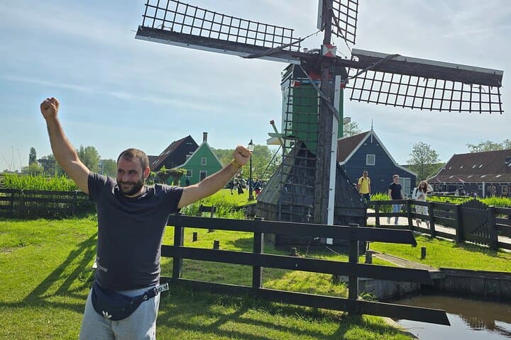 Keukenhof, Zaanse Schans & Volendam: Small-Group Dutch Culture and Tulip Fields Day Trip photo 6