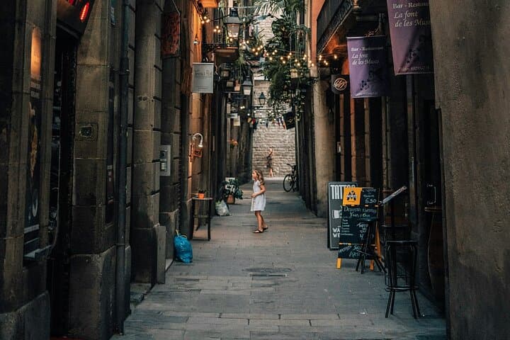 Walk the Gothic Quarter: 2-Hour Historical Walking Tour of Barcelona's Old City photo 3