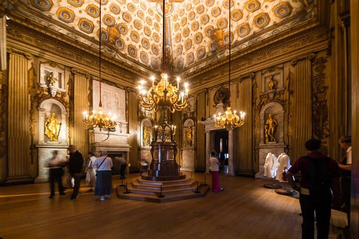 Kensington Palace & Changing of the Guard: Guided Tour with Afternoon Tea photo 2