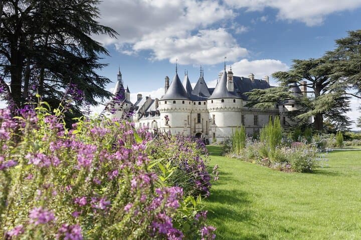 2-Day Loire Valley Castles Private Tour from Paris — Chambord, Chenonceau & Amboise