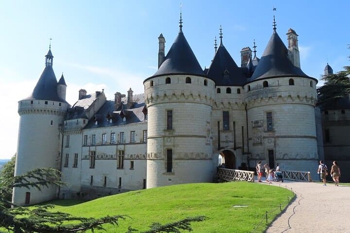 2-Day Loire Valley Castles Private Tour from Paris — Chambord, Chenonceau & Amboise photo 5