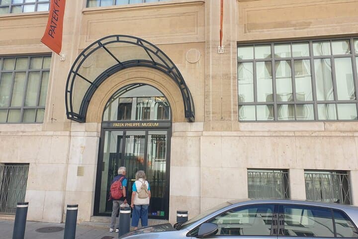 E‑Bike Geneva Old Town: Jet d'Eau, Watches & Museum Entry photo 6