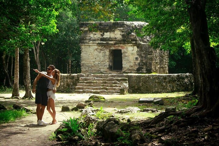 Cozumel Jeep, San Gervasio Mayan Ruins & Sky Reef Snorkel: One-Day Shore Excursion