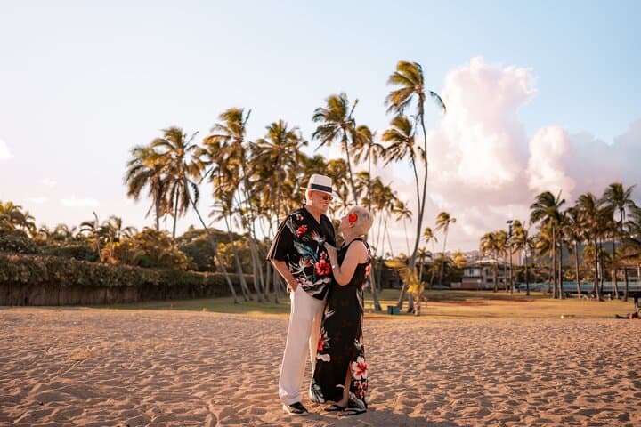 Private Vacation Photoshoot in Maui: Capture Iconic Island Moments photo 4