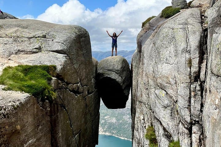 Kjerag Hike from Stavanger: Guided Day Trip to Kjeragbolten & Lysefjorden Views