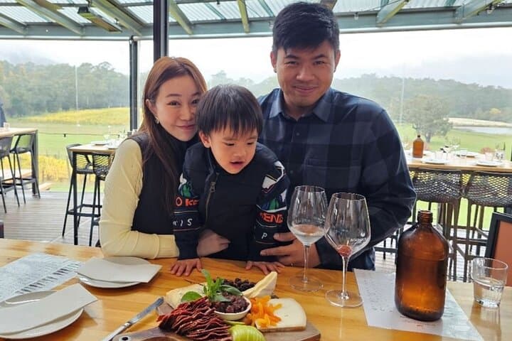 Family Day in the Yarra Valley: Private Chocolate, Wildlife & Orchard Tour