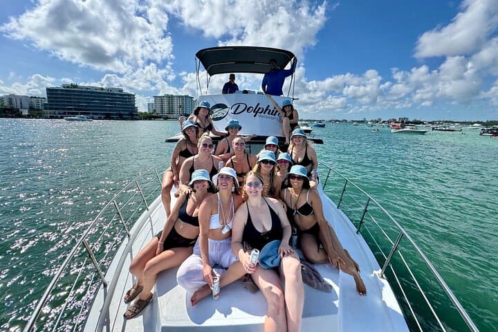 Glass-Floor Party Yacht in Miami: Sandbars, Skyline, and Snorkeling