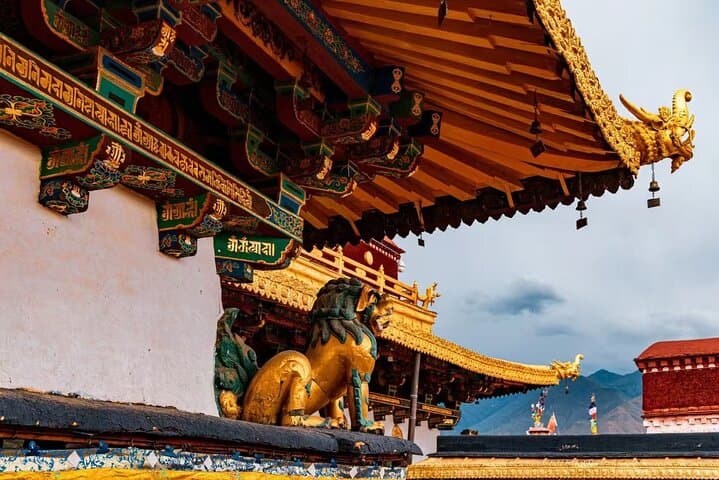 Panorama Multi-Day Tibet Tour: Lhasa, Nyingchi, Everest Base Camp & Namtso photo 3