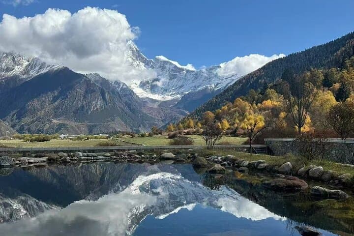 Panorama Multi-Day Tibet Tour: Lhasa, Nyingchi, Everest Base Camp & Namtso photo 6
