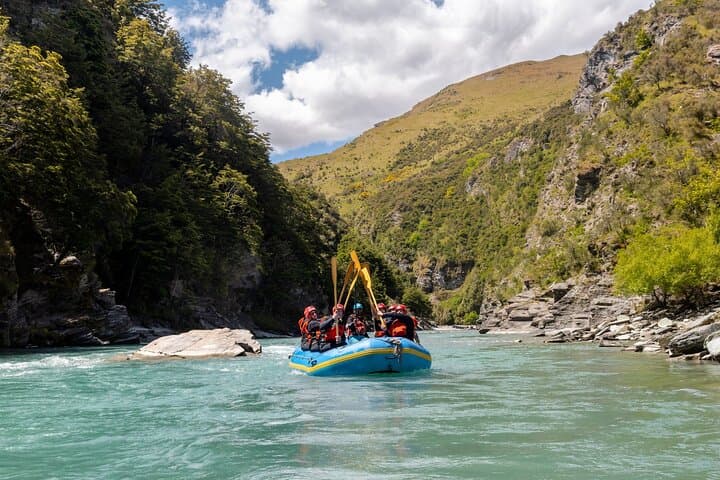 Kawarau River Whitewater Rafting: Queenstown's Dog Leg Adventure photo 3