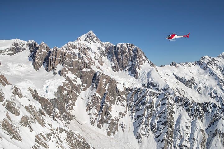 Aoraki/Mount Cook Glacier Landing: 40-Min Heliflight Over Tasman Glacier