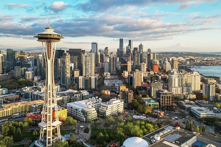 Private 10-Hour Seattle City Tour — Customizable Chartered Experience with Driver