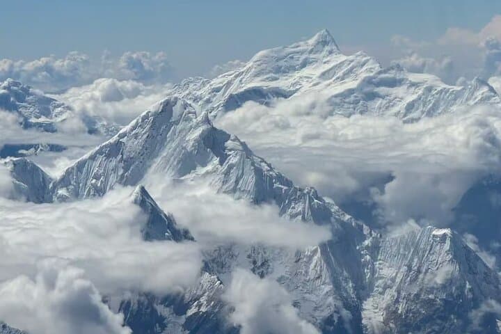 10-Day Lhasa & Everest Base Camp Tour — Flights, Soft-Sleeper Train & High-Altitude Lakes photo 2