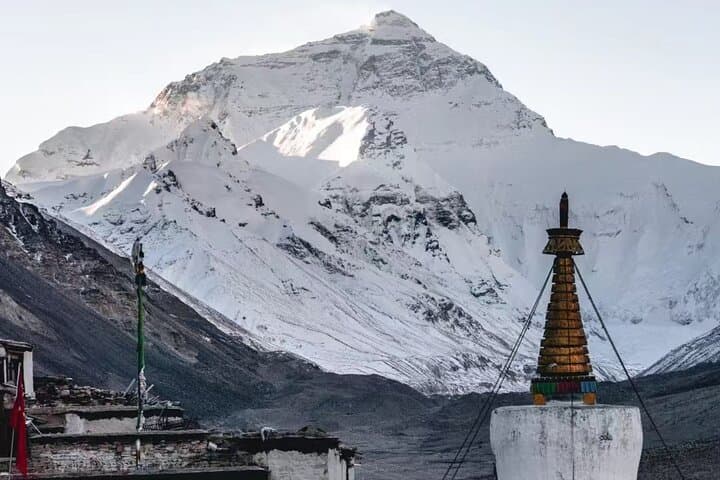 10-Day Lhasa & Everest Base Camp Tour — Flights, Soft-Sleeper Train & High-Altitude Lakes photo 3