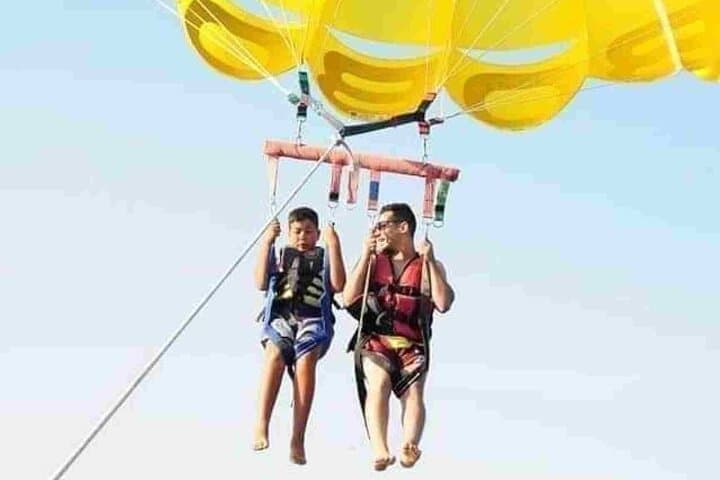 Hurghada Extreme 7-in-1 Day Trip: Semi-Submarine, Snorkel, Parasail & Desert Safari