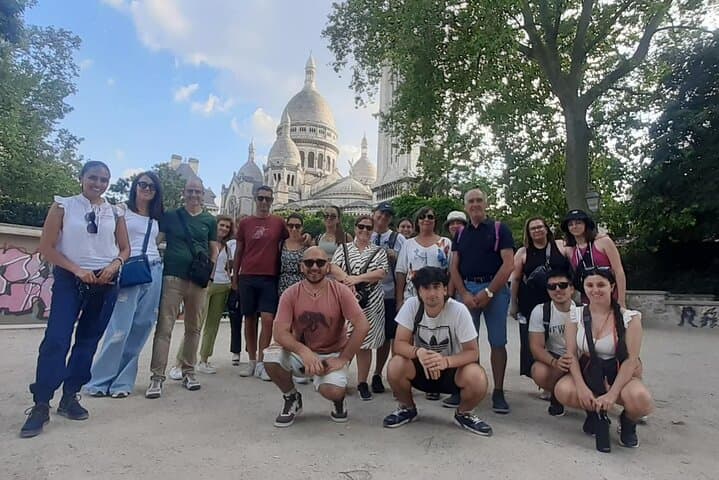 Montmartre on Foot: Private 2.5-Hour Guided Walk Through Paris' Hilltop Quarter