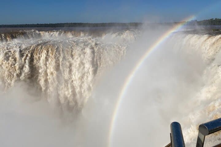 Private Iguassu Falls Tour: Explore Both Sides of the Waterfalls in 2 Days