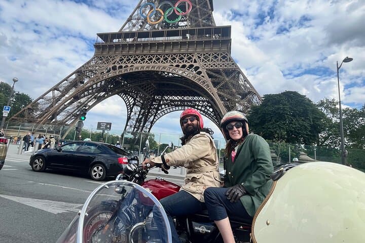 Paris in an Hour: Private Sidecar Tour of Iconic Sights