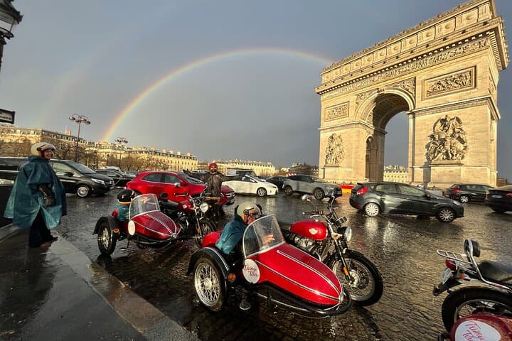 Paris Sidecar Tour: Ultimate 2-Hour Monuments Experience photo 4