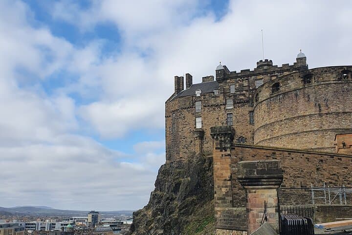 Full-Day Private Edinburgh Tour: Castle, Royal Mile & Rosslyn Chapel photo 3