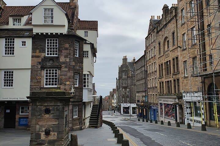 Full-Day Private Edinburgh Tour: Castle, Royal Mile & Rosslyn Chapel photo 4