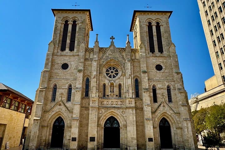 San Antonio Food Tour: 6 Tastings with Tacos & Ice Cream on the River Walk photo 4