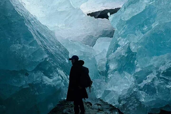 9-Day Blue Ice Tour in Tibet — Laigu Glacier, Nyingchi & Lhasa