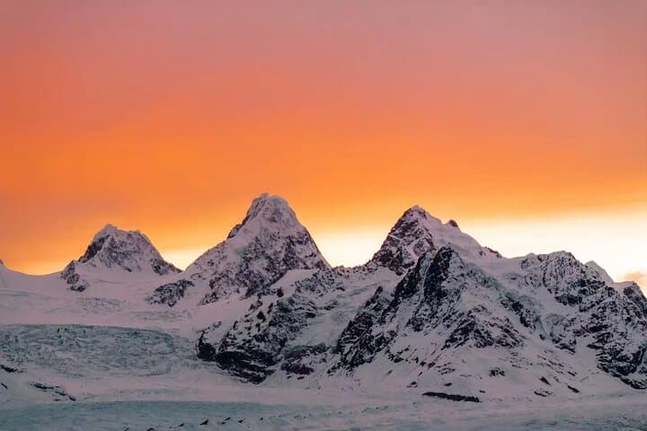 9-Day Blue Ice Tour in Tibet — Laigu Glacier, Nyingchi & Lhasa photo 5