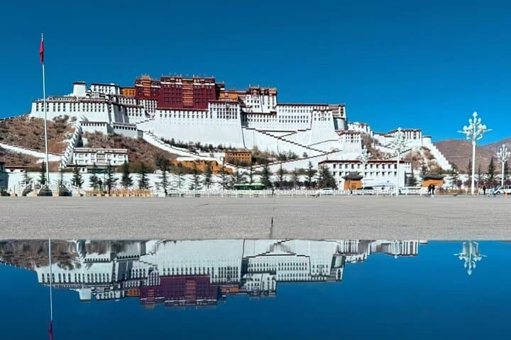 9-Day Blue Ice Tour in Tibet — Laigu Glacier, Nyingchi & Lhasa photo 6