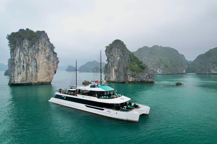 Halong Bay 5-Star Full-Day Luxury Cruise with Kayaking & Cooking Class photo 4