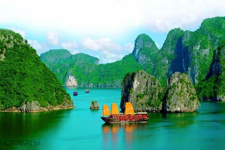 Luxury 3-Day Halong Bay Cruise from Hanoi — Titov, Lan Ha & Kayaking photo 3