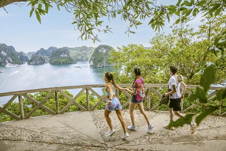 Halong Symphony Cruise: Full-Day Luxury Trip to Ha Long Bay (Sung Sot & Ti Top) photo 5