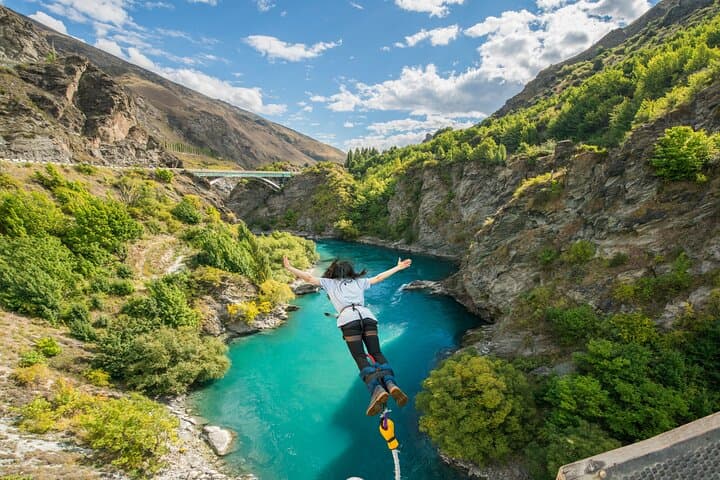 Arrowtown to Valley of the Vines E-Bike & Wine Tour photo 4