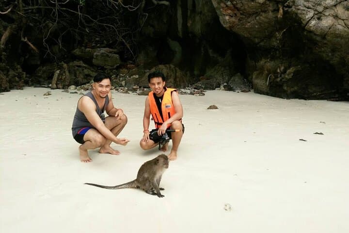 Phi Phi Islands and Khai Island Speedboat Day Tour from Phuket photo 5