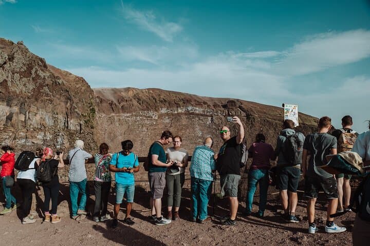 Hike Mount Vesuvius and Explore Pompeii: Small Group Tour from Naples