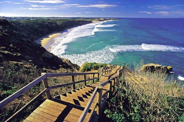 Private Luxury Great Ocean Road Tour to the Twelve Apostles — Full-Day Coastal Experience